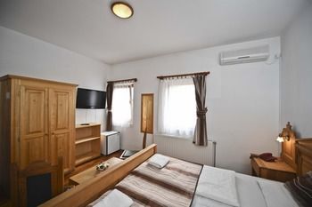 Hotel Rubinia 埃格尔 外观 照片