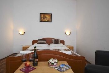 Hotel Rubinia 埃格尔 外观 照片