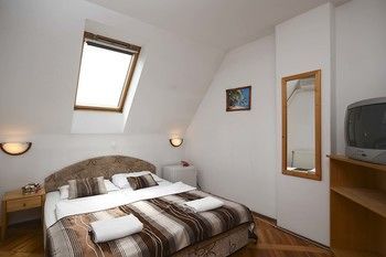 Hotel Rubinia 埃格尔 外观 照片