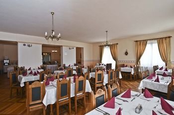 Hotel Rubinia 埃格尔 外观 照片